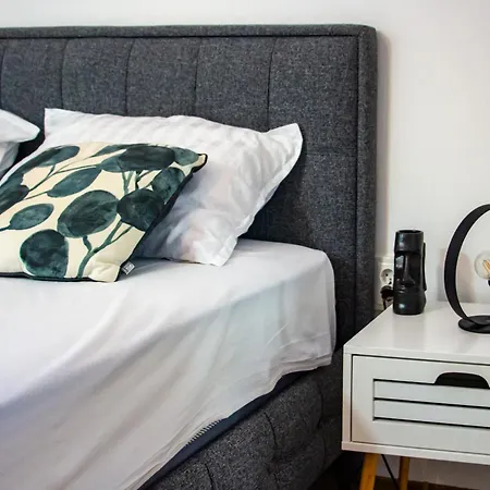 Cheyf In Center 아파트