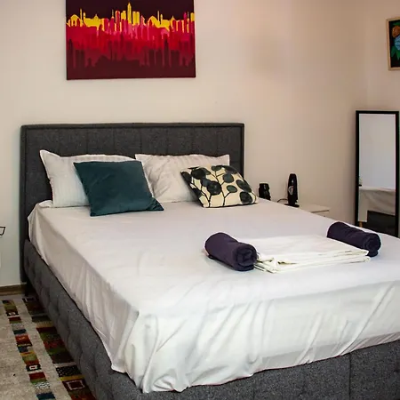 Cheyf In Center Apartment